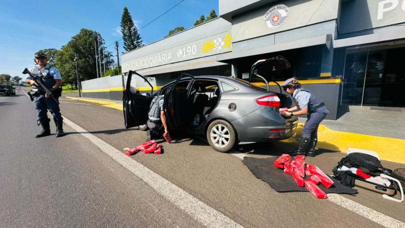 Em PP, estrangeiros foram surpreendidos com drogas em carro com placas da Argentina 