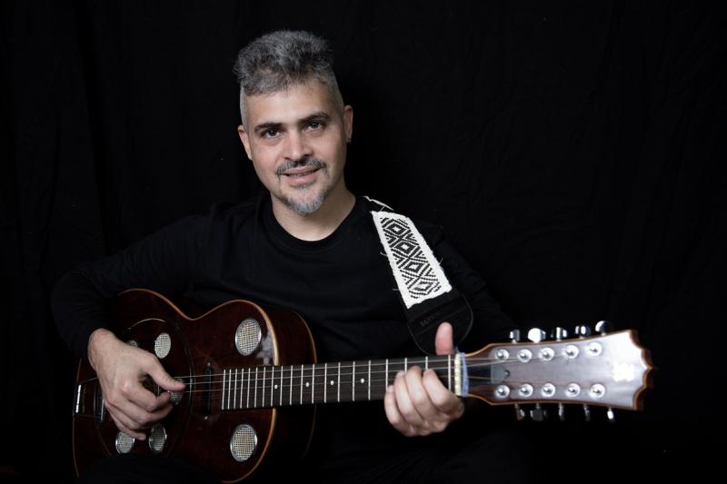 Palco será tomado por muito baião e cultura nordestina no show “Adriano Salhab & Forró Xique Xique”