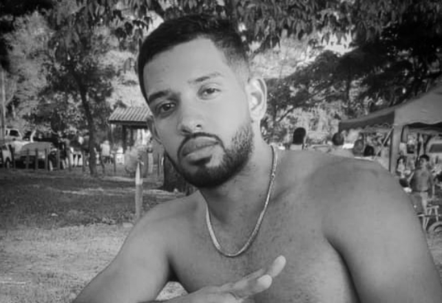 Lorran chegou a ser levado pela namorada ao hospital local, mas não resistiu aos ferimentos sofridos