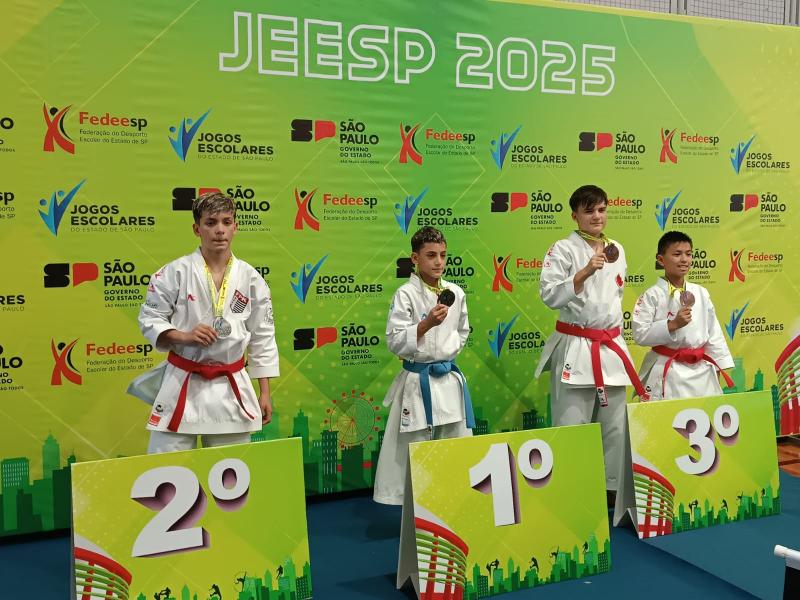 Lucas Soares Pastro sagrou-se vice-campeão, disputando com mais de 100 competidores na categoria Kata