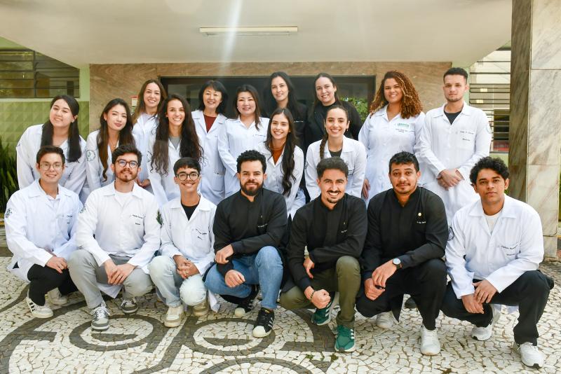Envolvidos nos estudos sobre aplicação de nanopartículas para criar materiais antimicrobianos
