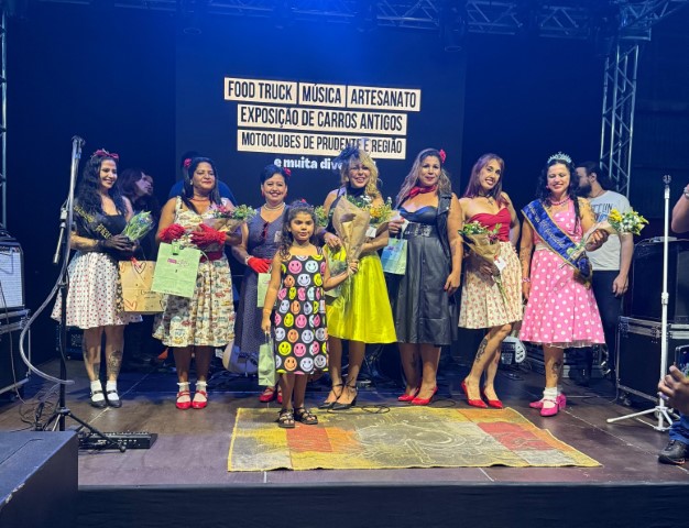 Sábado foi dia do desfile de Pin-Ups, reunindo mulheres que são apaixonadas pelo estilo retrô