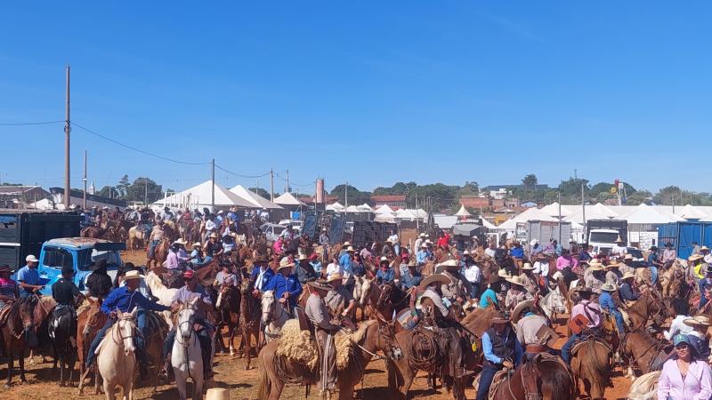 Participantes retornaram ao Recinto de Exposições Antenor de Melo, onde teve show e praça de alimentação