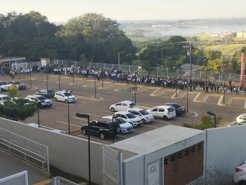 Simulado de abandono de prédio com princípio de incêndio ocorreu nesta terça