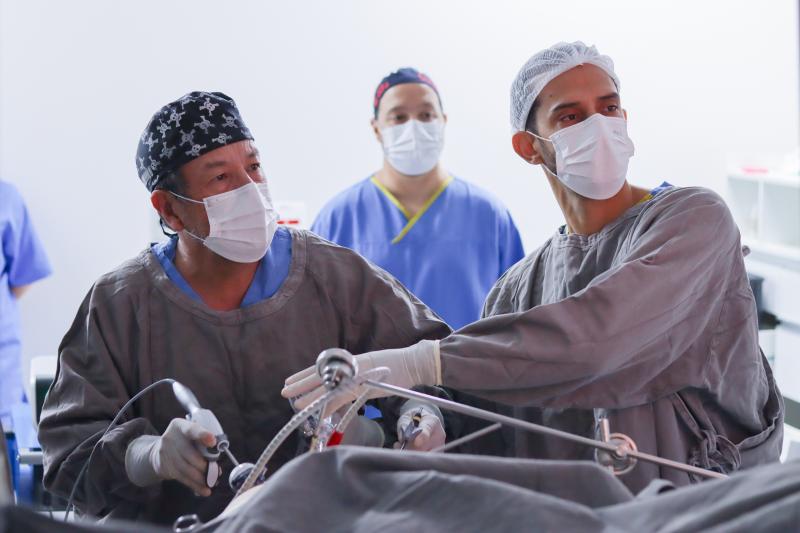Procedimento minimamente invasivo reduz risco de complicações durante a cirurgia