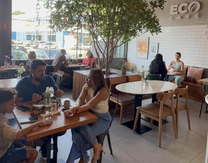 Inspirado em vivências pessoais e na filosofia da Eco Market, o Eco Café nasceu da vontade de compartilhar hábitos saudáveis com sabor e acolhimento