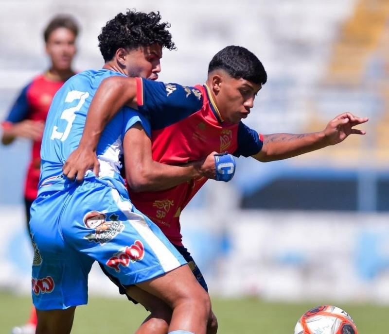 No encontro de estreia entre as equipes, em Marília, Grêmio venceu os 2 confrontos: 2 a 1 de virada no Sub-15 e 2 a 0 no Sub-17