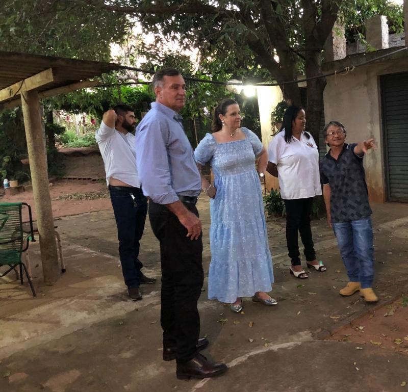 Diretora executiva da Amitesp, Waldirene Ricanelo, em visita ao projeto de turismo rural na Estância das Orquídeas