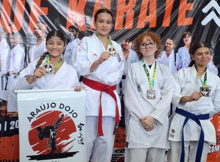 Maria Julia Peixoto, de Narandiba, ficou em 1º no Kata e 2º no Kumite
