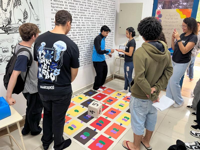 Ao longo do dia, jovens de 41 escolas, vindos de 20 cidades paulistas, ocuparam os espaços da universidade