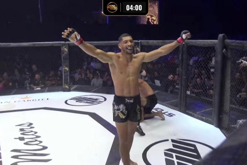 Striker nato e faixa-roja em jiu-jitsu, prudentino migrou há 3 anos para o MMA; seu cartel é duas vitórias e uma derrota 