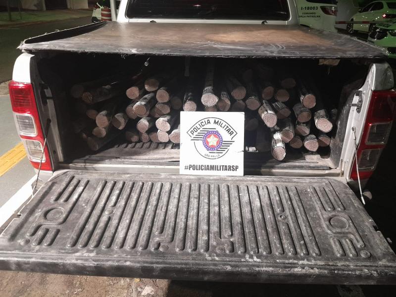 Camionete estava carregada com cerca de uma tonelada de peças de cobre, possivelmente oriundas do crime