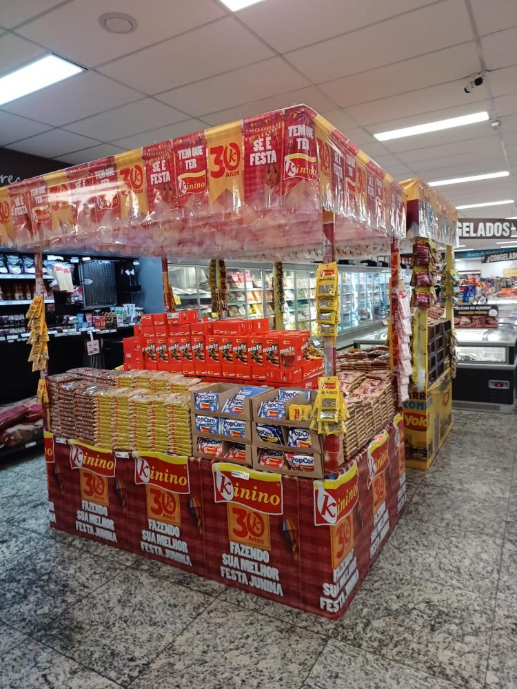 Supermercados já montaram barraquinhas com produtos juninos