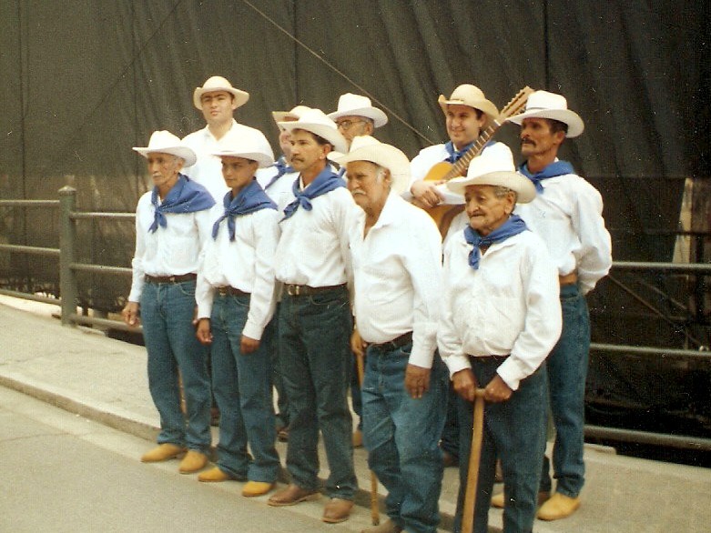 Chapéu de Paia & Araminho convida o Catira dos Primos, de Ribeirão Bonito, para um encontro de modas de viola