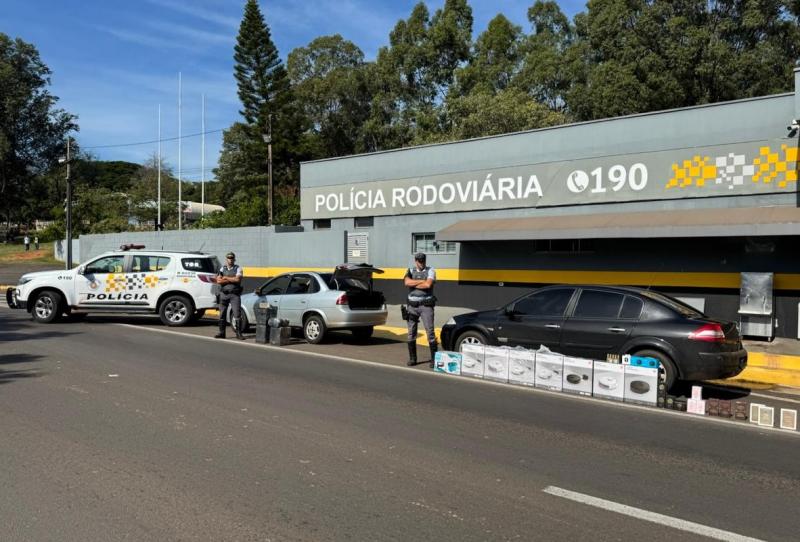 Além de droga, acusados também transportavam perfumes e eletrônicos, avaliados em R$ 15 mil