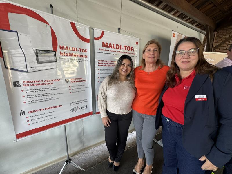 Claudia, Maria Helena e Márcia, do Laboratório Unilab