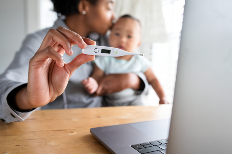 Quadro se inicia como resfriado, com obstrução nasal, coriza, tosse, febre e recusa das mamadas