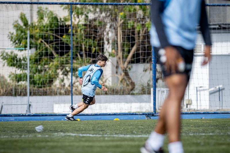 Aprovado entre dezenas de concorrentes, Felipe Furuuti Dutra se tornou um dos mais jovens da turma