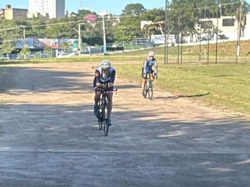 De acordo com lei municipal de 2022, a pista das piscinas do Centro Olímpico foi designada exclusivamente para uso de ciclistas