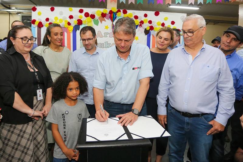 Tarcísio também assinou ordem de serviço para obras de infraestrutura na Escola Estadual Kosuke Endo