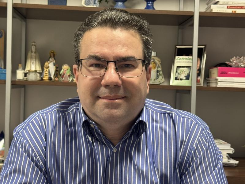 Dr. Carlos Eduardo de Andrade Bezerra, médico perito com formação em Medicina do Trabalho, Medicina Legal e mestrado em Ergonomia