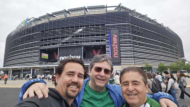 Ethon Amancio, Walter Santin e Gilson Amancio, chegando ao estádio para torcer pelo Verdão