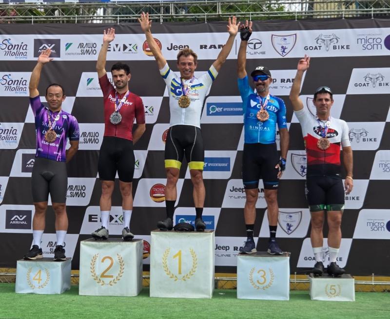 Almir Rogério Lobo segue colecionando medalhas por meio da equipe da Academia Lobo Fitnesse/Semepp 