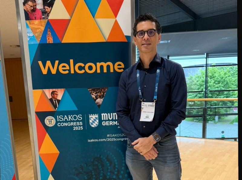 Dr. Gabriel Quialheiro, da Quialheiro Medicina Avançada, no Congresso Internacional da Isakos, na Alemanha
