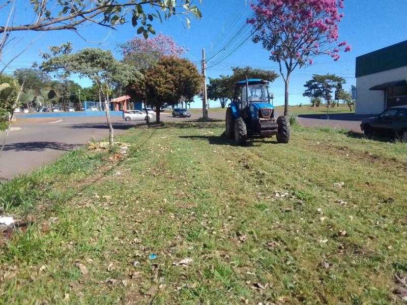 Bairro recebe trabalho de zeladoria nesta semana como parte das ações do projeto