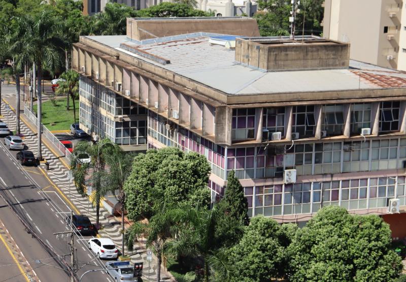 Prefeitura fez depósito da primeira parcela do 13º a servidores nesta segunda