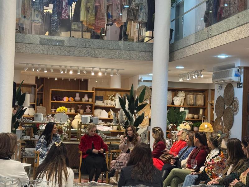 Loja Monalisa recebeu amigas e clientes para dois dias de talk show, terça e quarta-feira
