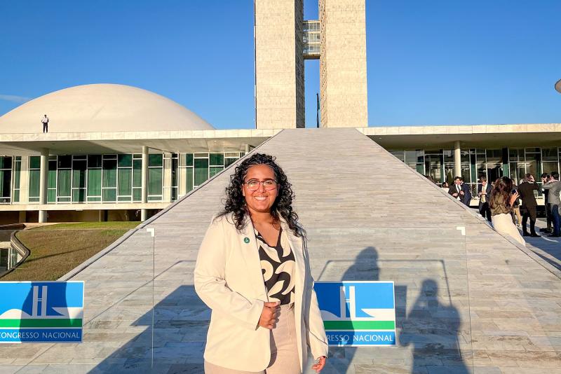 Vitória da Cruz Silva cursa Direito e visitou Câmara dos Deputados