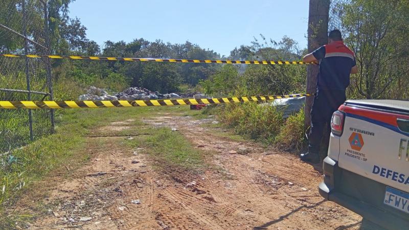 Defesa Civil avaliou riscos no local, neste domingo, antes de efetuar isolamento da área