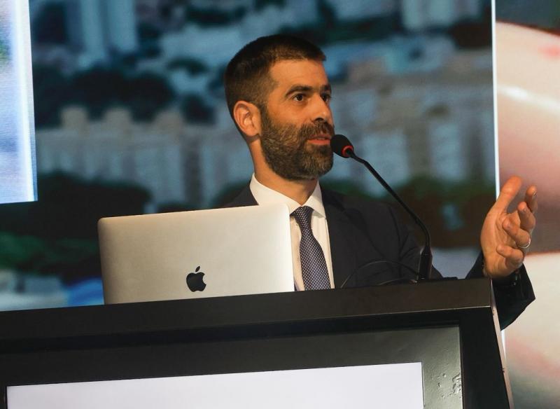 O médico Rafael Izar Domingues da Costa, cirurgião do aparelho digestivo e trauma, com doutorado no Hospital das Clínicas, apresenta trabalho no Congresso Brasileiro de Hérnia, em Campinas