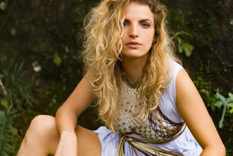 A gaúcha Grazie Wirtti canta com Bruno Sanches, esta noite, no Tacchino	