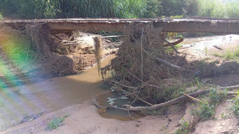 Atual estado da ponte na estrada rural PSP-435, em Prudente