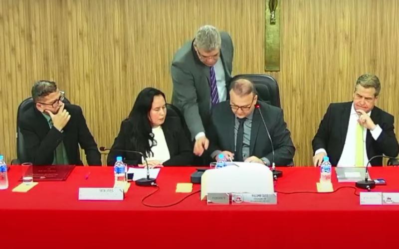 Projeto foi aprovado em segunda discussão durante sessão extraordinária convocada pela presidência do Legislativo