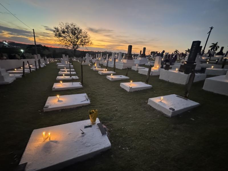 Quando o vento para… e as memórias permanecem; o ritual das velas do Shokonsai mais uma vez emocionou Álvares Machado