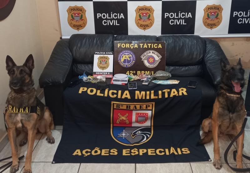 Ao todo, 31 policiais e Canil atuaram em ação que recolheu drogas, balança, dinheiro, entre outros