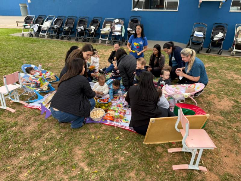 Piquenique e brincadeiras fazem parte da programação de férias da Casa da Criança de Bernardes