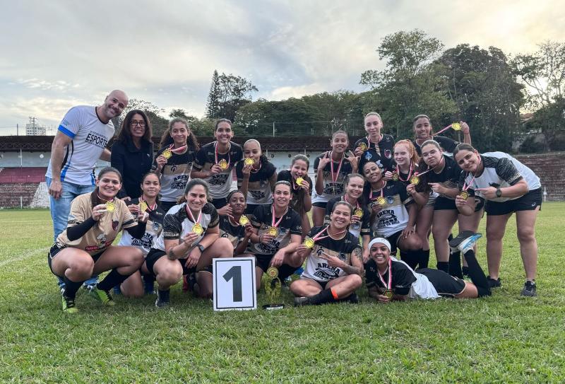 Equipe de futebol feminino foi campeã ontem, ao vencer na final o time de Marília por 2 x 1