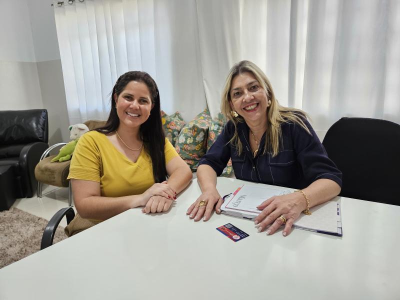 Após a reunião, Renata apresentou à convidada os trabalhos realizados pelo Fundo Social