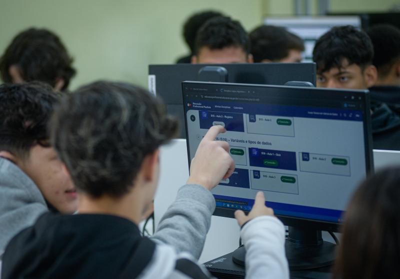 Desde fevereiro, estudantes do ensino médico podem se candidatar a uma vaga de estágio em empresas parceiras