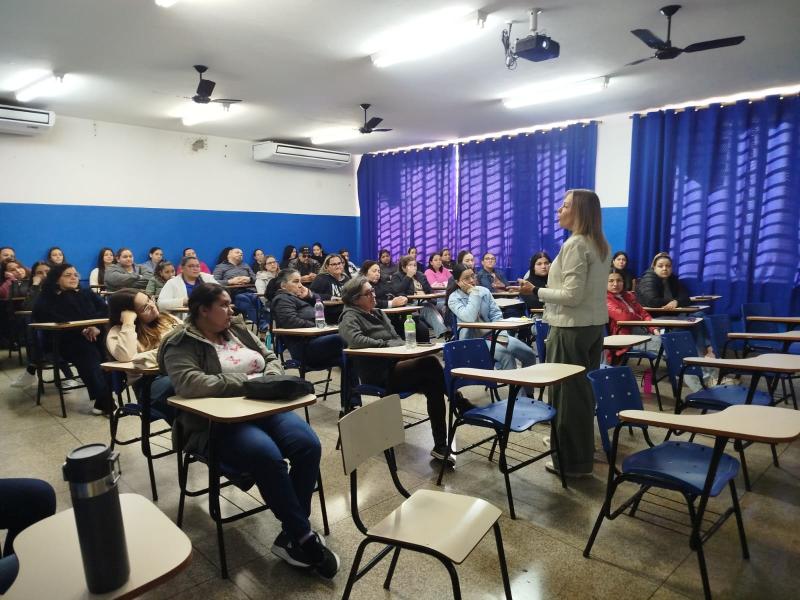 Profissionais da educação de Iepê participam de capacitação