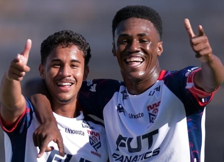 Carcará é se reabilitou no Paulista Sub-20 após vencer o Mauá na rodada passada no Prudentão, por 2 a 0, com gols do atacante Hugo Rocha (esq.) e do zagueiro André (dir.)