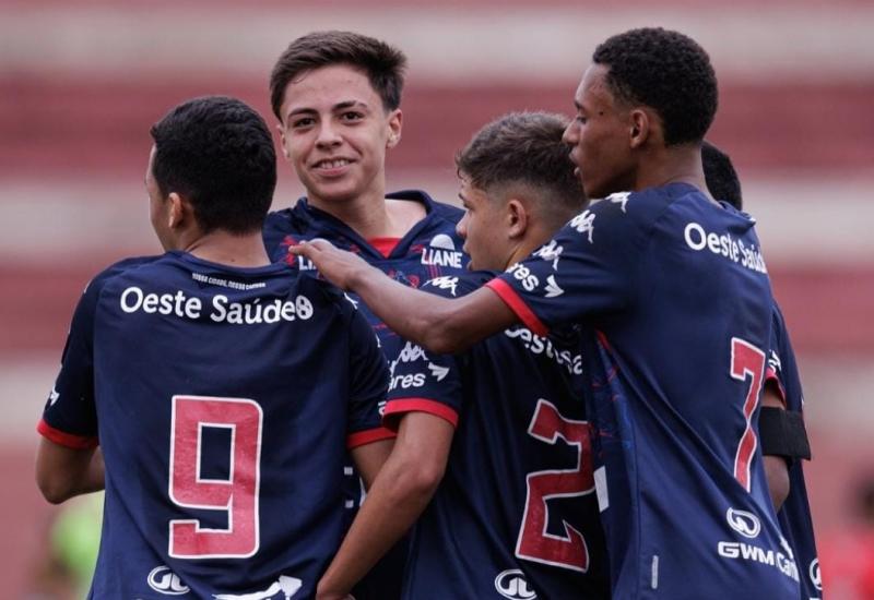 Na rodada passada, fora de casa, os Carcarazinhos do Sub-15 levaram a melhor sobre o América por 4 a 3, em São José do Rio Preto