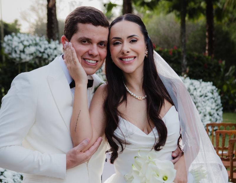 Os noivos, Felipe Minzoni e Heleny Froio Lourenço