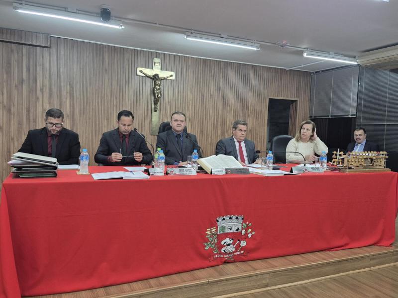 Na sessão desta segunda-feira, vereadores apreciaram e aprovaram 13 projetos de Lei