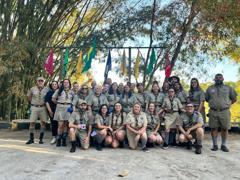 Grupo Escoteiro Guayporé atua com chefes nos ramos Lobinho, Escoteiro, Sênior e Pioneiro, conforme faixa etária dos participantes
