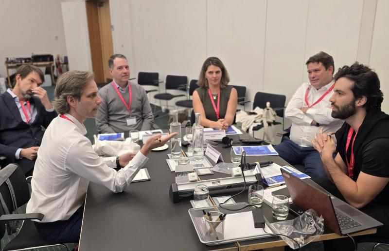 Grupo seleto de 20 participantes, entre políticos e líderes empresariais, integraram programa promovido pela Comunitas em parceria com a Universidade de Cambridge